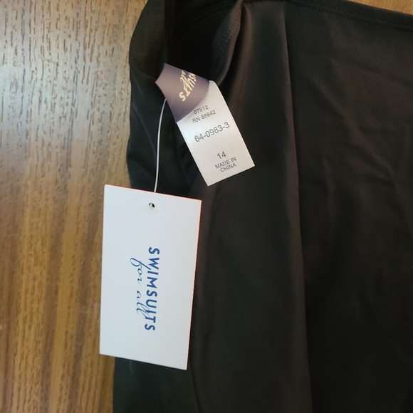 NWT Suimsuits for All Black Swimsuit Top in Size 14 - Picture 4 of 5